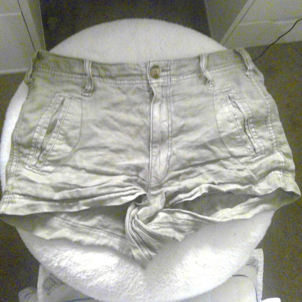 Cute sage shorts, perfect for summer